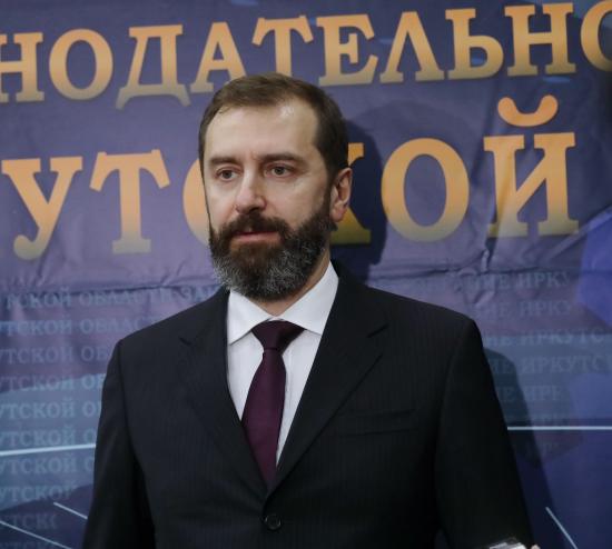 Александр Ведерников поздравил жителей Иркутской области с Днем России