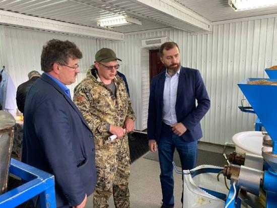 Александр Ведерников ознакомился с проблемами аграриев, решение которых требует поддержки Заксобрания