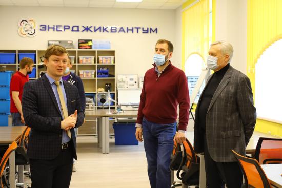 Александр Ведерников: В школах Приангарья необходимо развивать информационную среду