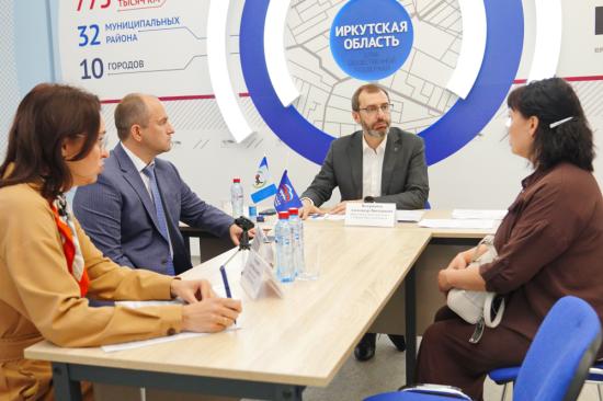 Председатель Законодательного Собрания Иркутской области Александр Ведерников провел личный прием граждан