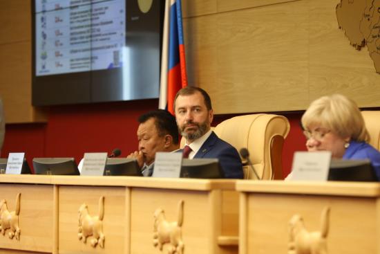 Заксобрание приняло корректировки бюджета Иркутской области в трех чтениях