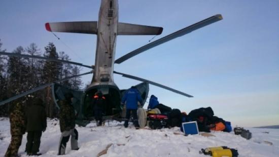 В Братском районе накануне произведена передислокация спасателей для продолжения поисковых работ Поиски пассажира вертолета, потерпевшего крушение в Братском районе, ведутся с помощью телевизионного водолазного комплекса
