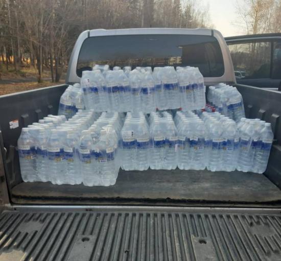 Предприниматели доставили 10 тонн питьевой воды в больницы Иркутска