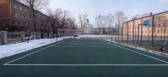 Волейбольную площадку обустроили в иркутской школе № 37