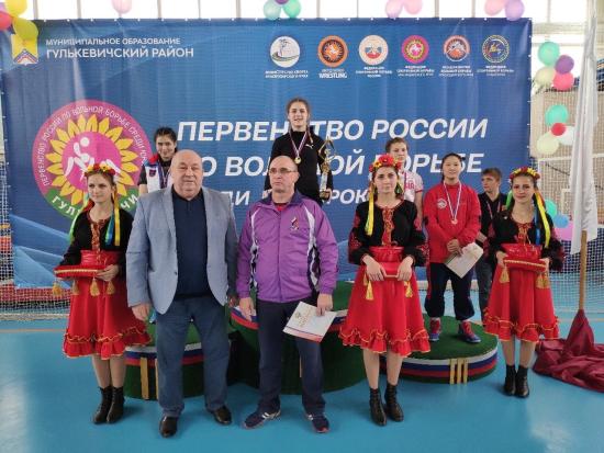 Серебро и бронзу привезли студентки училища олимпийского резерва Иркутска с первенства России