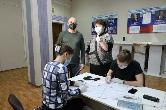 Сергей Сокол: Волонтерский центр будет доставлять медикам бесплатные продуктовые наборы