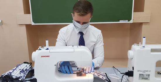 Волонтеры сошьют для жителей Иркутской области 1000 масок