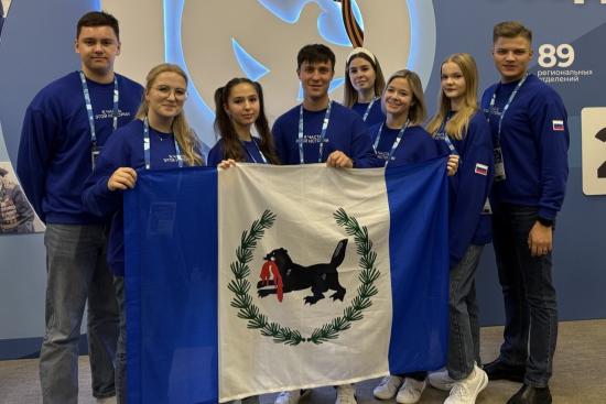 Добровольцы из Иркутской области отмечены наградами на форуме волонтерского корпуса 80-летия Победы