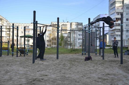 В Братске установили пять РУСАЛовских воркаут-площадок