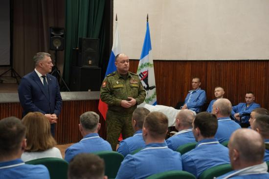 Военный госпиталь в Иркутске посетил врио командующего войсками ЦВО генерал-лейтенант Дмитрий Овчаров