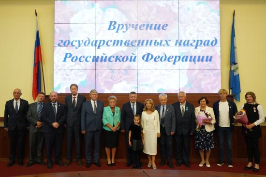 Государственные награды вручили жителям Иркутской области в правительстве региона