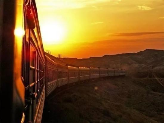 По данным службы технической политики ВСЖД в текущем году по всем позициям достигнуто превышение целевых показателей: число авторов увеличилось на 24%; из них рационализаторов в возрасте до 30 лет — почти на 18% Экономический эффект от рационализаторской деятельности на ВСЖД составляет 21,6 млн рублей