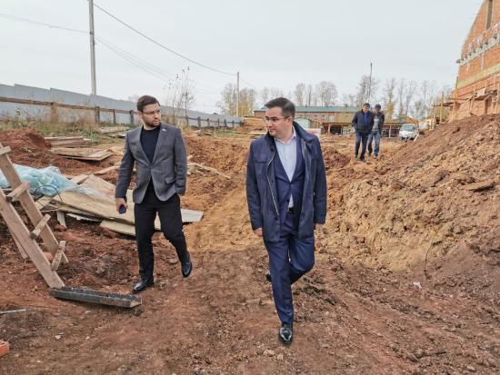 Депутат Якубовский назвал плачевной ситуацию по строительству Дома культуры в поселке Майск