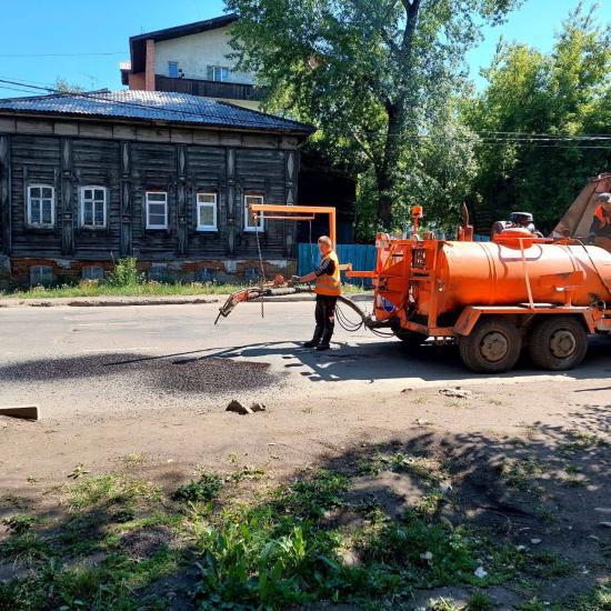 Пять тысяч квадратных метров ям устранили на дорогах Иркутска с начала июня