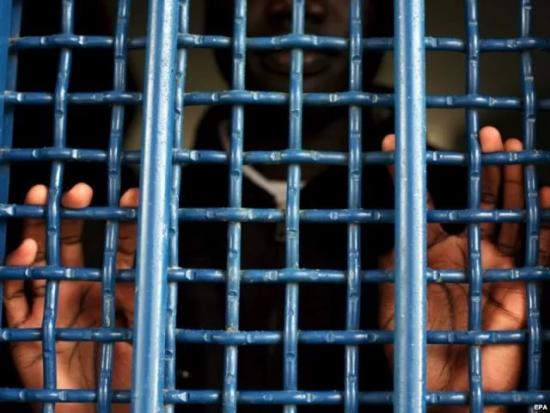 Напомним, 29-летний мужчина был задержан ночью 1 октября в жилом районе Саянска при попытке сбыть героин Еще четыре уголовных дела возбуждено в отношении бывшего сотрудника воспитательной службы ИК-32
