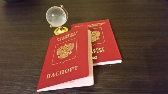 Пересечь границу жительнице Братска не удалось, поскольку судебные приставы ограничили ее в праве выезда за пределы РФ Тургруппа не попала вовремя в Китай из-за непогашенных долгов ее гида