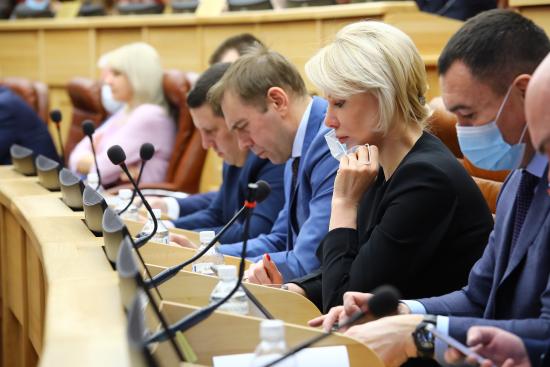 Работу региональных институтов развития бизнеса обсудили на сессии Заксобрания