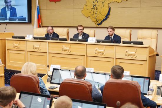 Депутаты ЗакСобрания встретились с участниками федерального проекта «ГосСтарт.Политика»