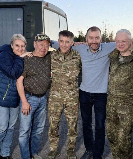 Гуманитарную помощь доставили в зону СВО депутаты ЗакСобрания Иркутской области