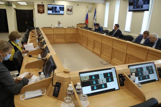 Бюджетный комитет Заксобрания рекомендовал принять в окончательном чтении законопроект о налоговых льготах для бизнеса