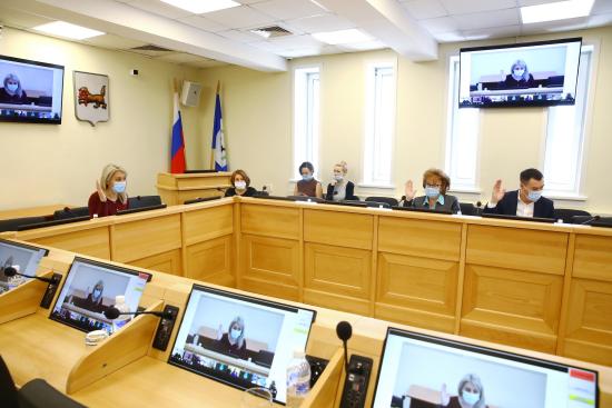 Комитет по бюджету рекомендовал снизить стоимость патента для предпринимателей Приангарья в сферах общепита и торговли