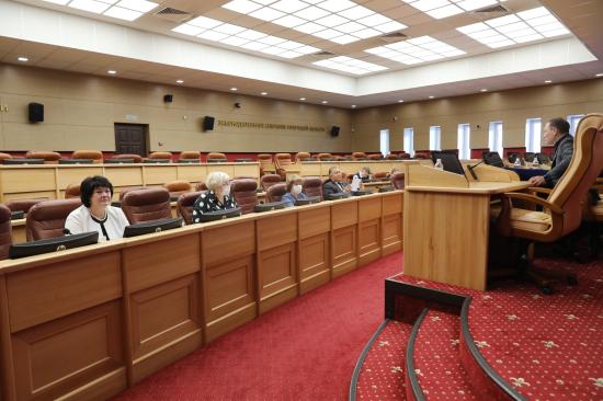 Меры профилактики распространения коронавируса обсудили на комитете по здравоохранению
