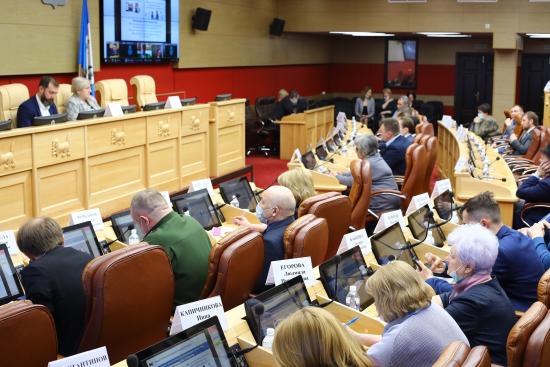 Развитие наставничества обсудили в Законодательном Собрании Приангарья