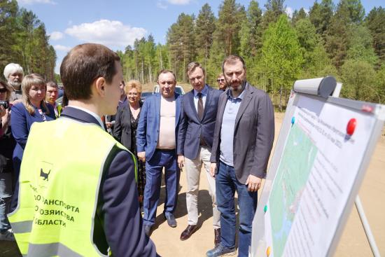 Депутаты Заксобрания Иркутской области оценили ход работ по реконструкции дороги в Мельничную Падь