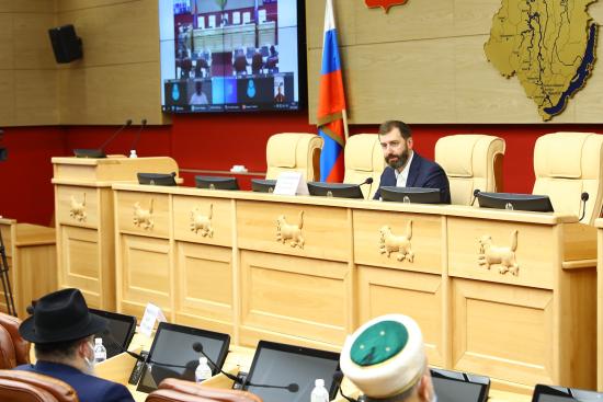 Комплексный законопроект о питании школьников внесли депутаты Заксобрания в областной парламент