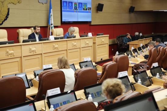 Депутаты Заксобрания провели парламентскую школу для муниципальных образований