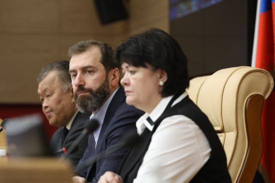 Подготовку к пожароопасному периоду обсудили в областном парламенте
