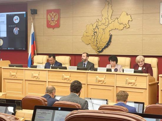 Депутаты Законодательного Собрания Иркутской области работают 17 мая на 68-й сессии
