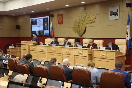 Социально значимые законопроекты приняли депутаты Заксобрания на 49-й сессии