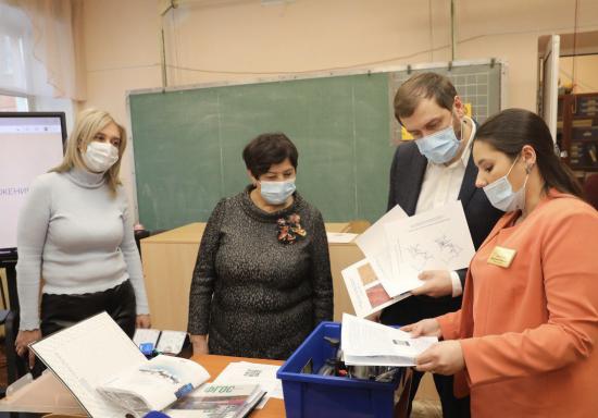 Новое оборудование для кабинетов физики, химии и биологии поступило в 42 школы Иркутской области