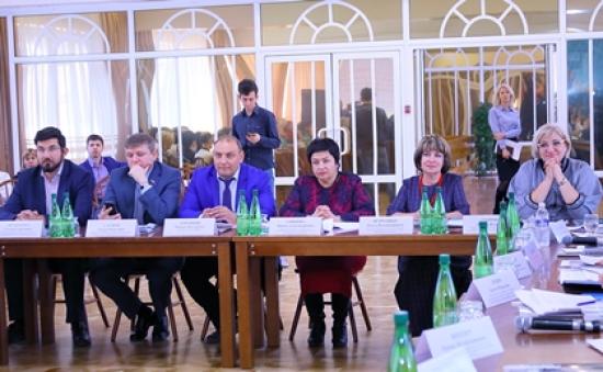 Создание условий для развития одаренных детей обсудили на выездном заседании комитета ЗС в Усолье-Сибирском