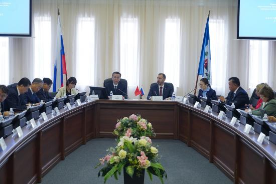 Развитие сотрудничества обсудили депутаты ЗС с представителями Постоянного комитета Собрания народных представителей провинции Хэйлунцзян