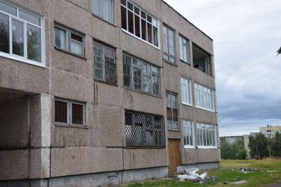 В школе № 42 в Братске заменят окна по просьбе местных жителей