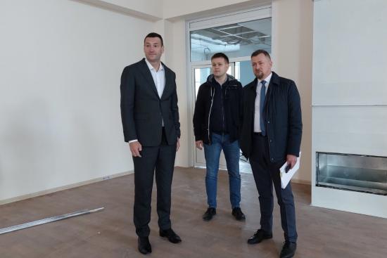 Строительство социальных объектов в Нижнеудинске проверил глава правительства Приангарья Константин Зайцев