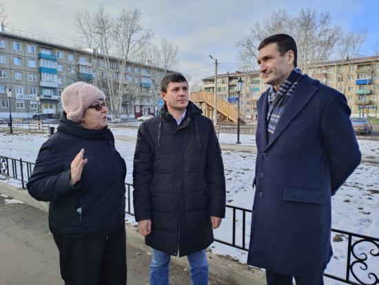Благоустройство нескольких общественных территорий завершили в городе Зима