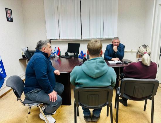 Депутат ЗС Евгений Зенкин взял в работу вопросы реабилитации бывших заключённых в Братске