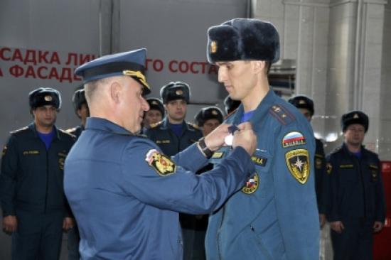 Глава МЧС России вручил в Иркутске государственные и ведомственные награды отличившимся сотрудникам и ветеранам пожарной охраны