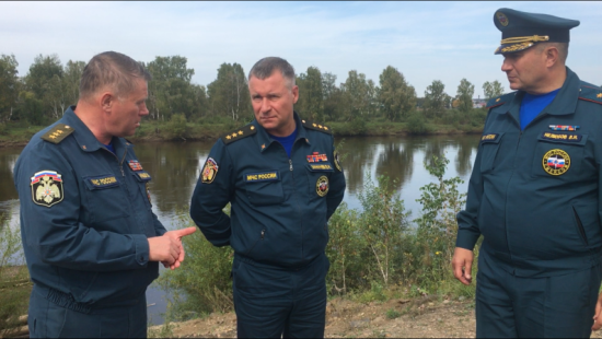 Глава МЧС России Евгений Зиничев подвёл в Иркутской области итоги аварийно-восстановительных работ после паводка