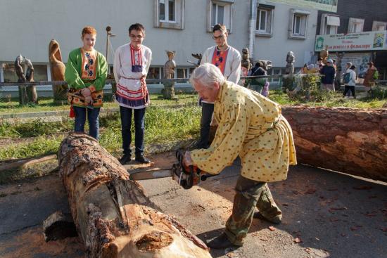 Уличную галерею лучших работ откроют в Иркутске после фестиваля «Звездная ладья»