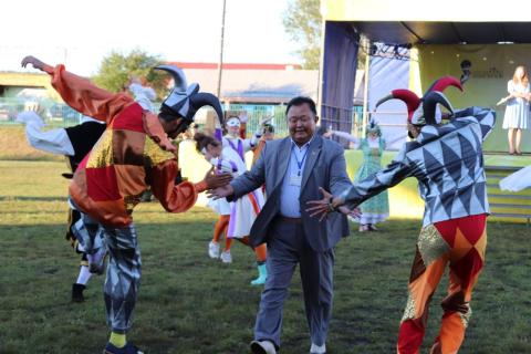aldarov_na_feste_3.jpg