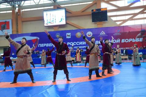 aldarov_volnaya_borba_4.jpg