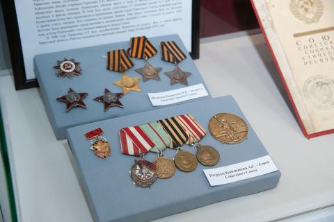 bessmertnyy_podvig_vystavka_v_bratske_6.jpg