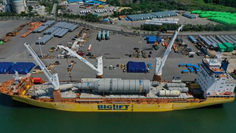 ink_pogruzka_v_portu_masan_3.jpg