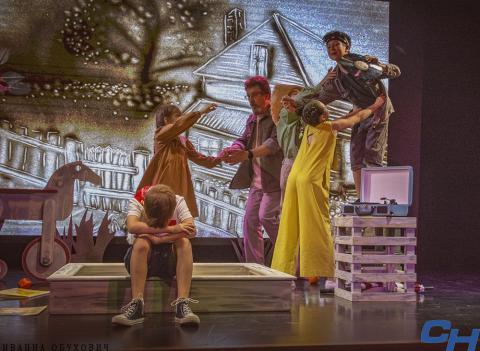 petya_i_volk_muzteatr_04_ph-iao.jpg