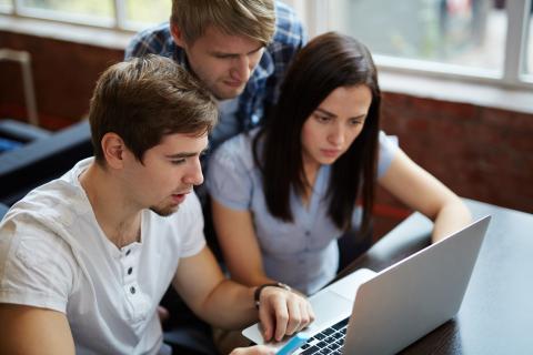 Студенты на каникулах стали реже искать работу и больше учиться