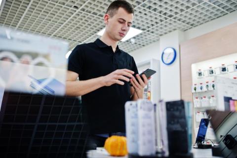 Иркутяне стали покупать восстановленные смартфоны 